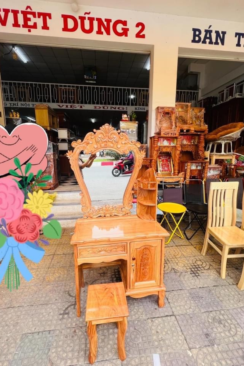 BÀN PHẤN BÊN NỮ HOÀNG 8T